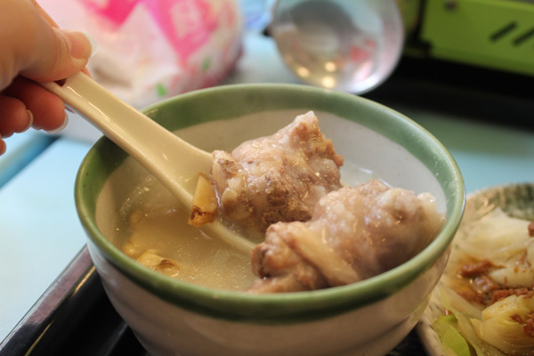 ㄟ米間親子友善風味料理-好濃的雞湯